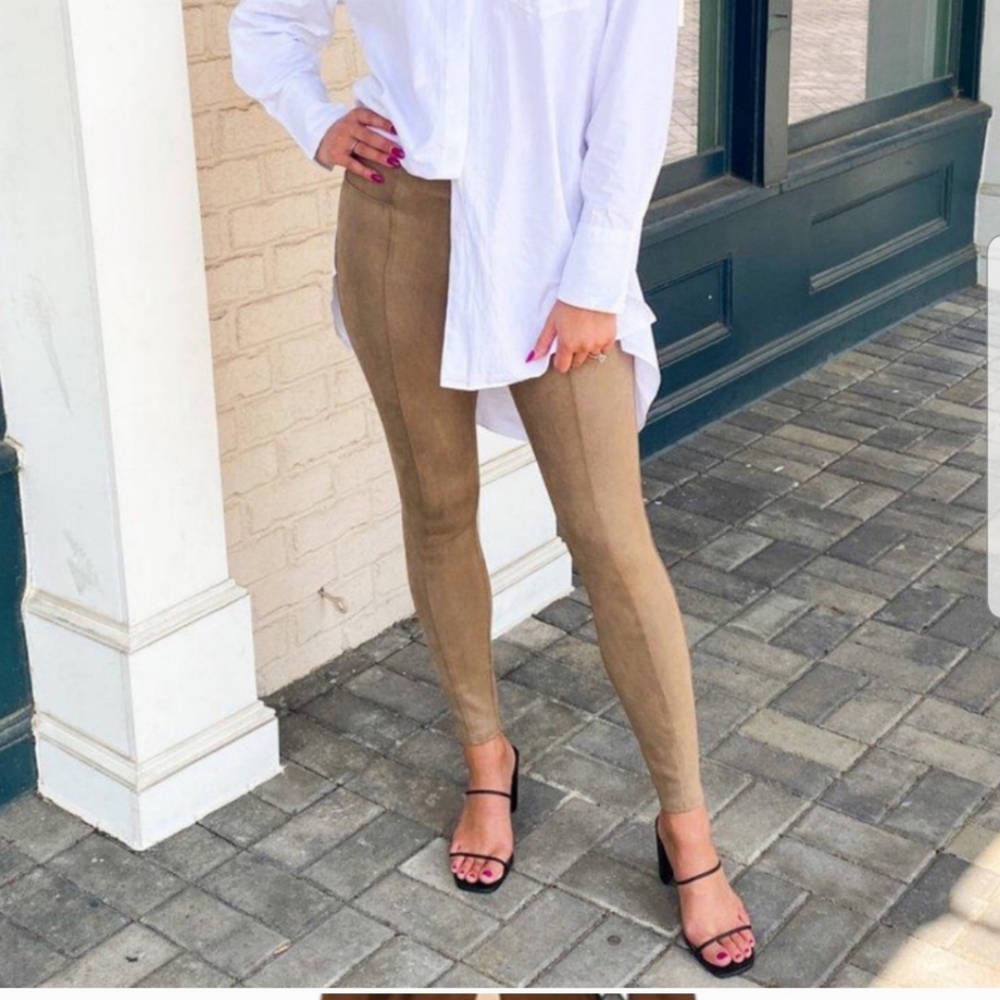 SPANX Sculpting Leggings in Taupe